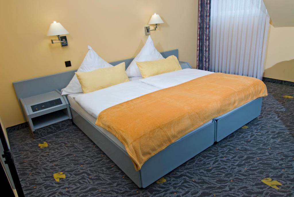 Hotel Am Schwan Dusseldorf Room photo