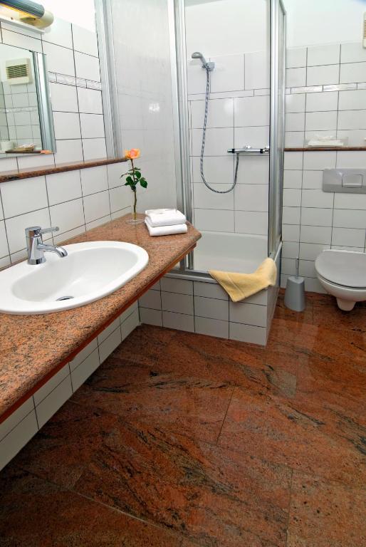 Hotel Am Schwan Dusseldorf Room photo